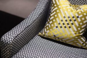 古いラグを有効活用してオリジナルのイスを作ろう!