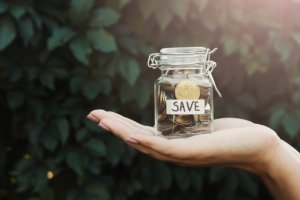 賢く活用しよう!ガラス瓶の再利用アイデア4選