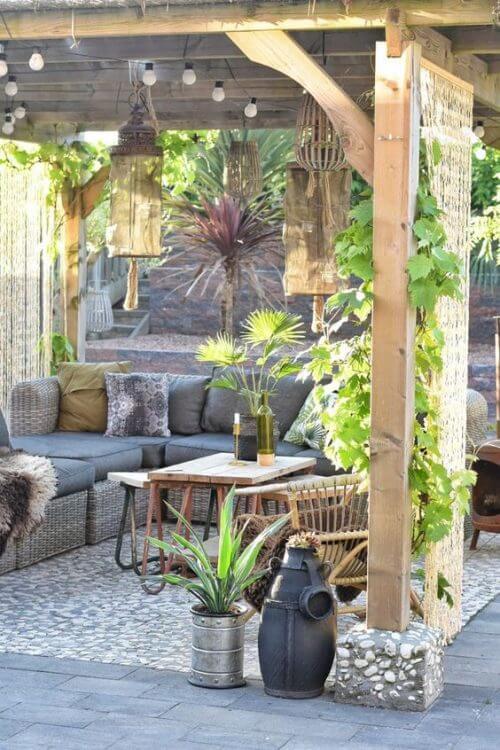 庭のリラックススペース