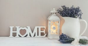 オシャレは玄関から:陶器の花瓶を置こう