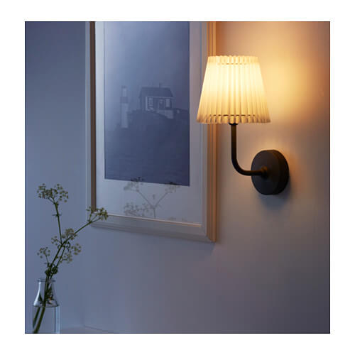 どんな部屋にも合うIKEAのランプ