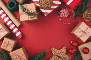 クリスマスプレゼントをオシャレにラッピングする