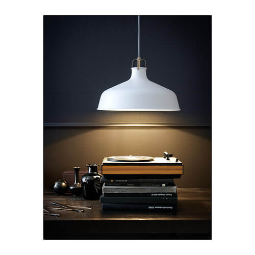 どんな部屋にも合うIKEAのランプ