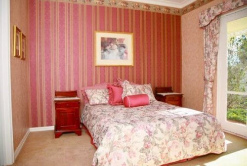 ダサい寝室を模様替えする方法