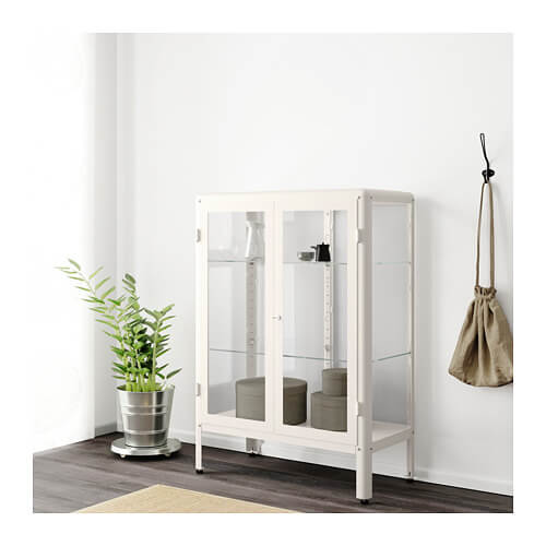 背の低いキャビネット インテリア 飾り棚