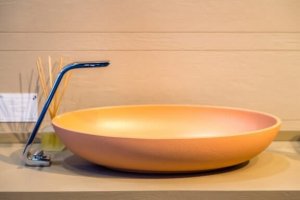 浴室向けに 前衛的な蛇口