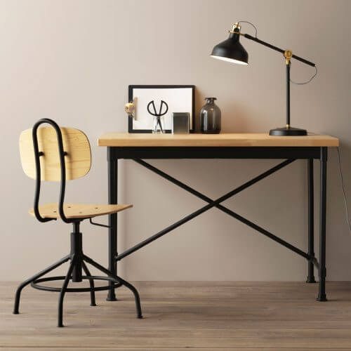 イケアのデスク