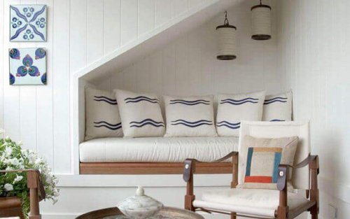 階段下スペース