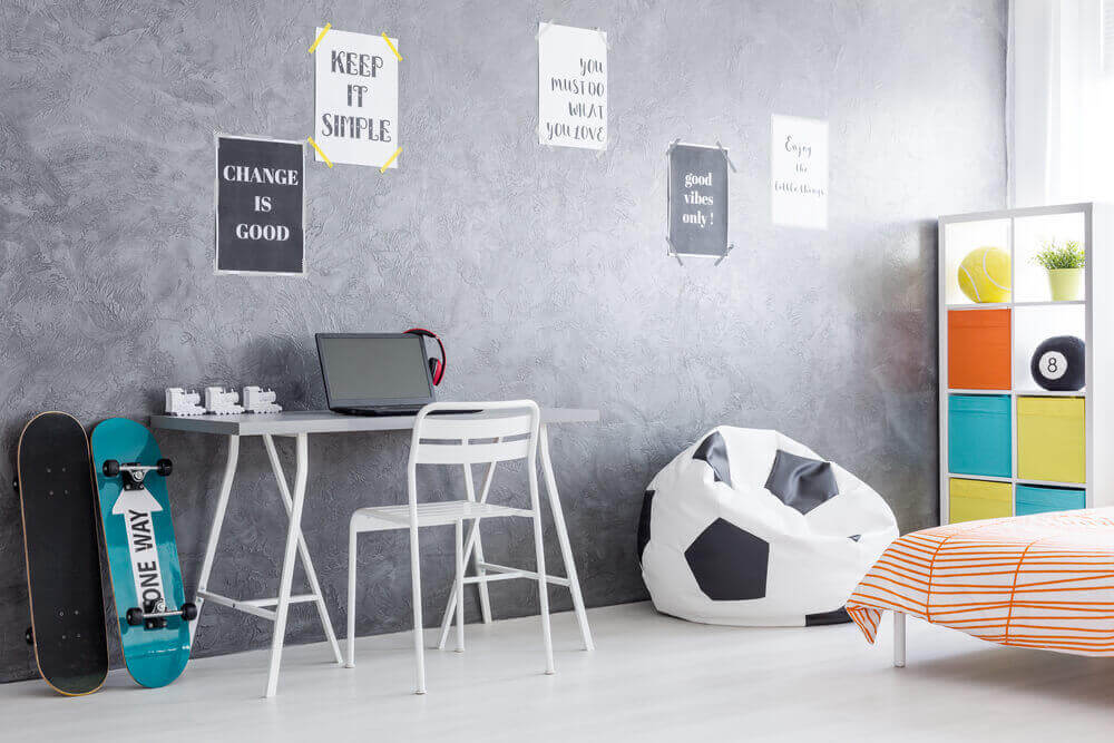 グレイの壁を学生部屋に取り入れるアイディア