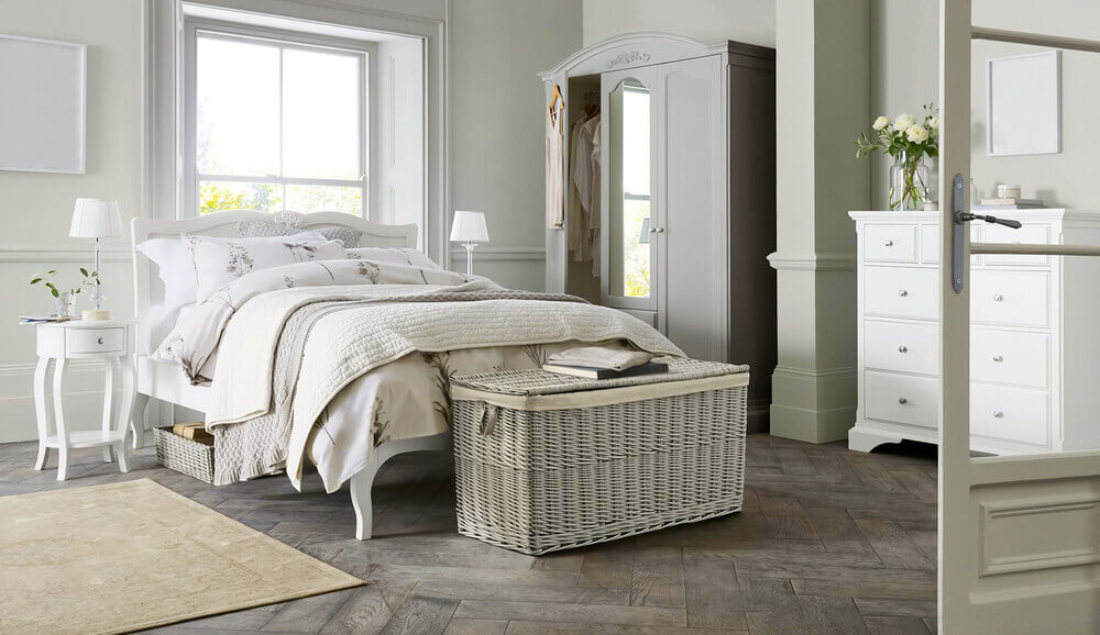 家に収納を加える収納スペースのある家具 トランク