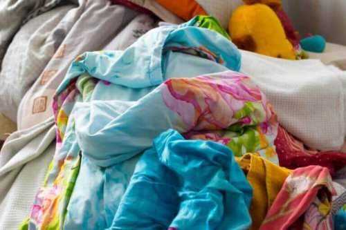 散らかった部屋