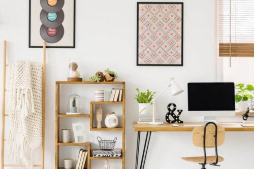 散らかった部屋