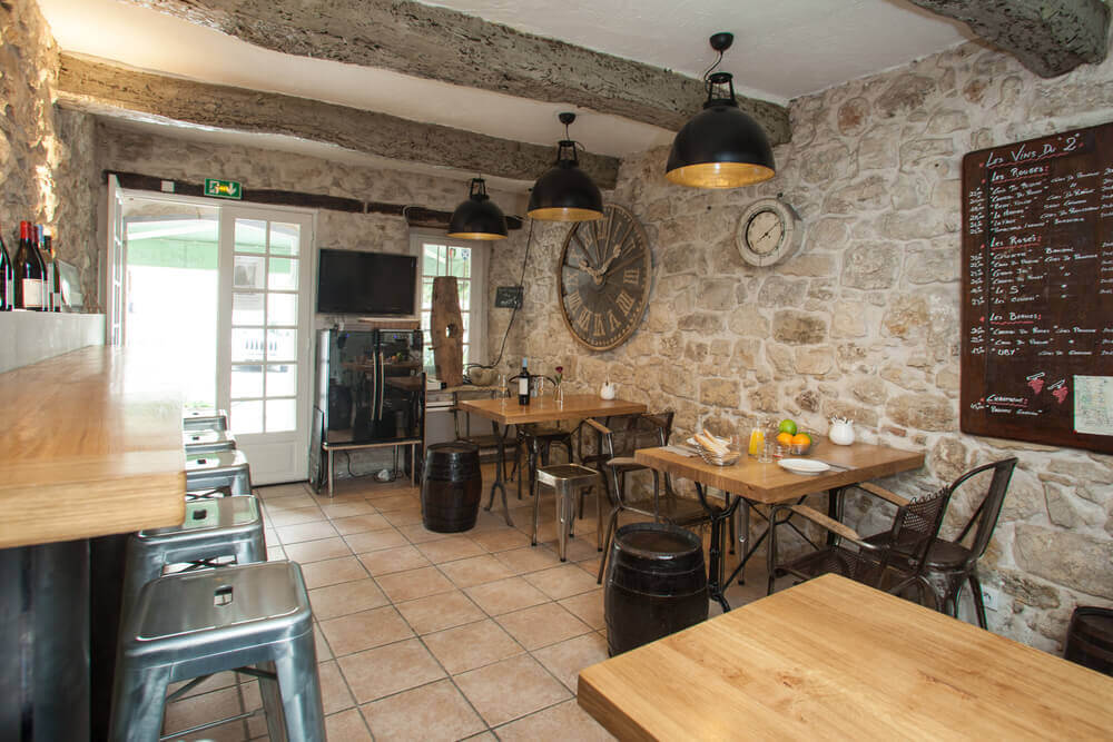 家庭用または商業用バーのインテリア アドバイス