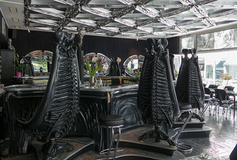 家庭用または商業用バーのインテリア テーマを決める