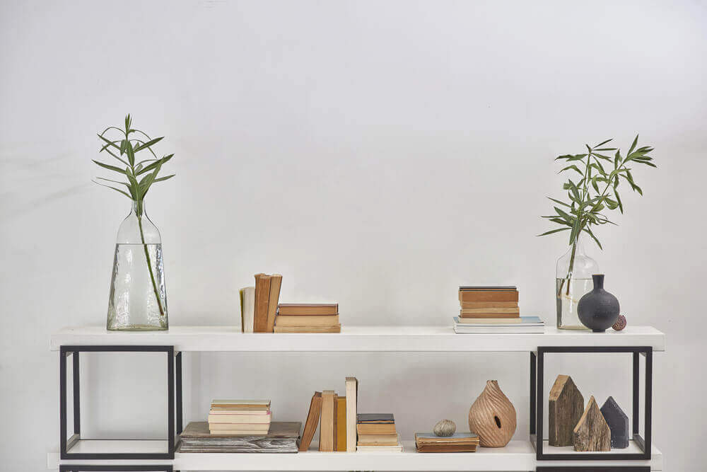 インテリアの可能性が広がる3段サイドテーブル 誰にでも合うテーブル