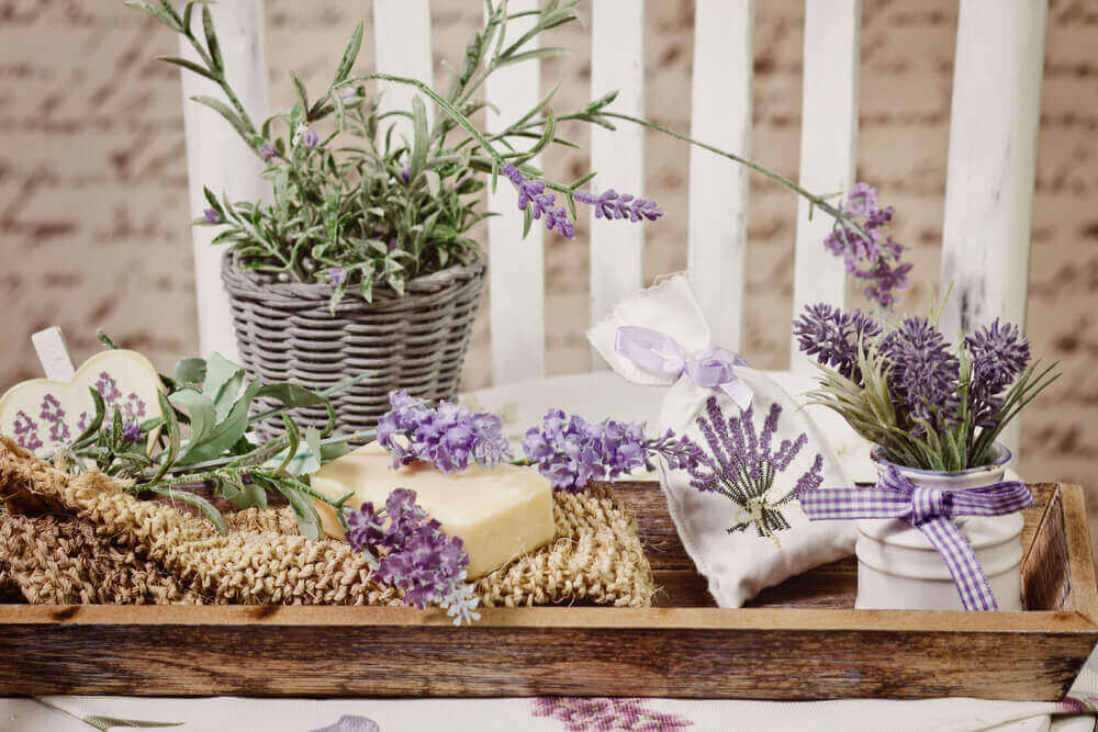 ラスティックスタイルの浴室に必要なすべてのもの 花瓶