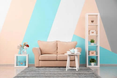 ピンクのソファー 低コストなホームデコレーション