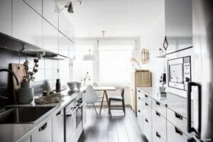 簡単な4ステップで自分だけのレザーハンドルを作ろう!